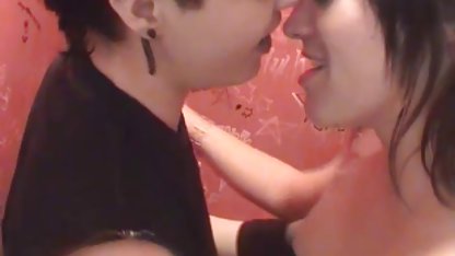 Indah brunette vidio xxx jepang terbaru dengan payudara besar duduk di kemaluan